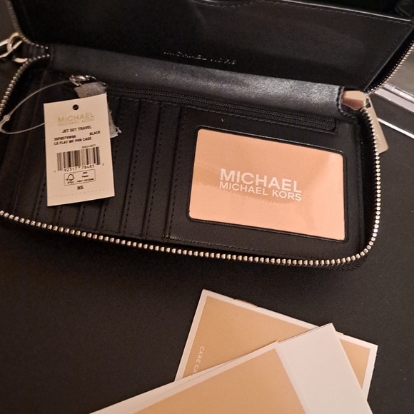 Michael Kors Jet Set Large Signature Logo Smatphone Wallet NWT - Picture 5 of 6